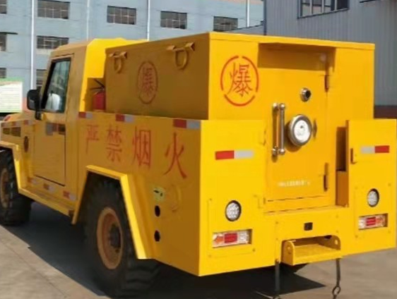 西畴凯龙爆破器材运输车：保障爆破任务的安全运行