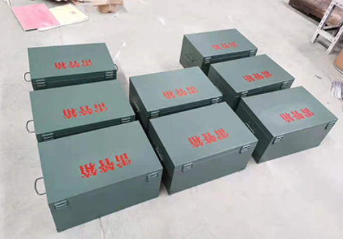 西畴炸药箱和雷管箱一般是怎么存放的？